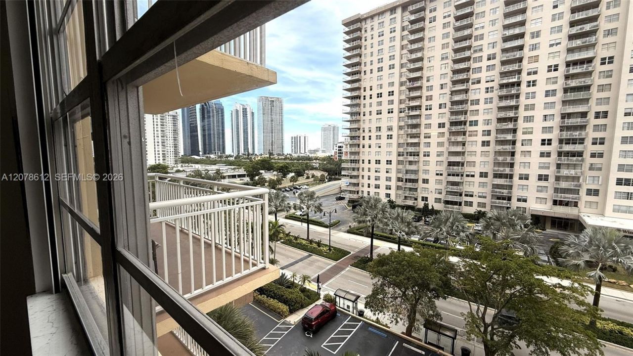 251 174th St , Unit 608, Sunny Isles Beach, FL 33160 Photo