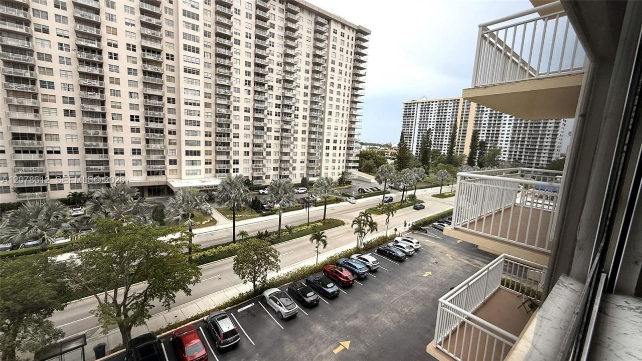251 174th St , Unit 608, Sunny Isles Beach, FL 33160 Photo