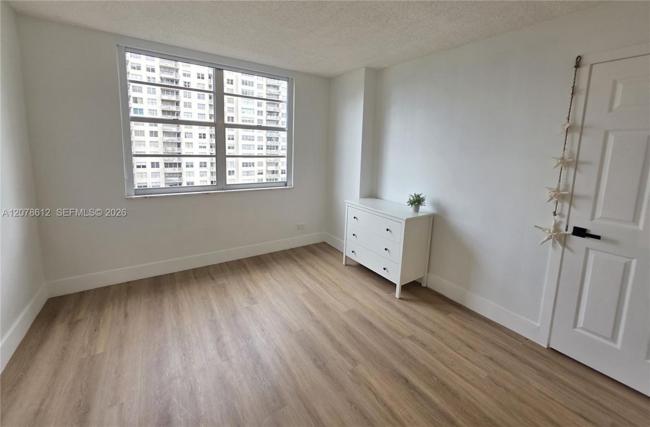 251 174th St, Unit 608, Sunny Isles Beach, FL 33160 Photo