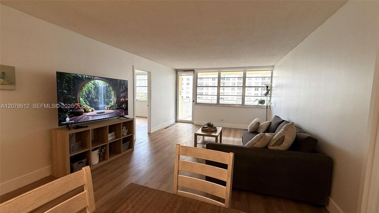 251 174th St , Unit 608, Sunny Isles Beach, FL 33160 Photo