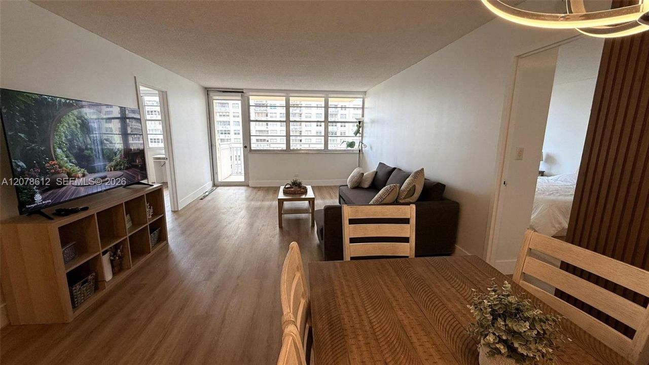 251 174th St , Unit 608, Sunny Isles Beach, FL 33160 Photo