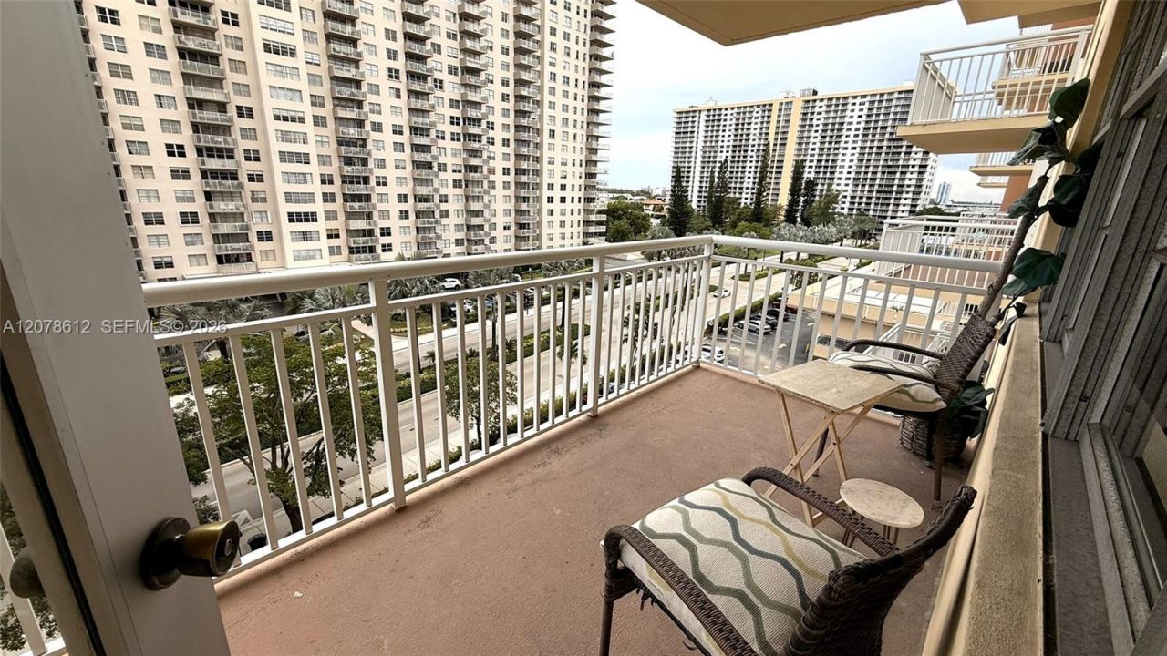 251 174th St , Unit 608, Sunny Isles Beach, FL 33160 Photo