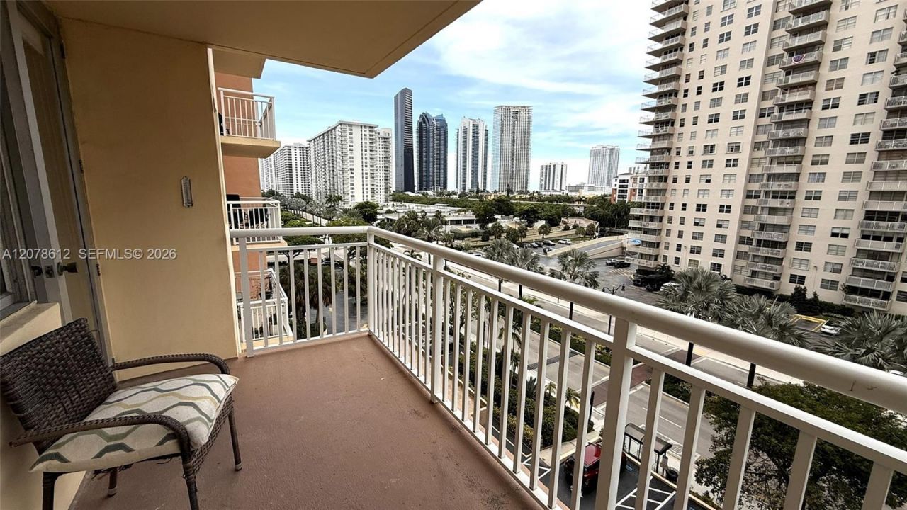 251 174th St , Unit 608, Sunny Isles Beach, FL 33160 Photo
