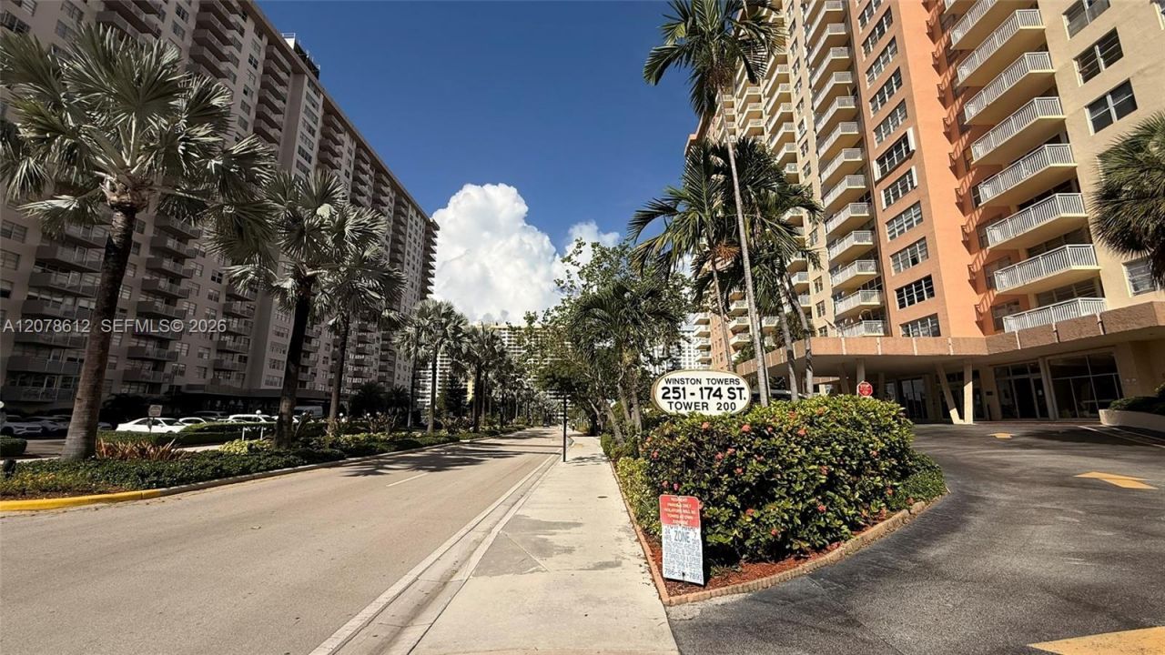 251 174th St, Unit 608, Sunny Isles Beach, FL 33160 Photo