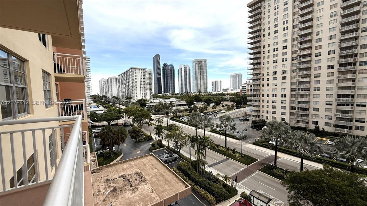 251 174th St , Unit 608, Sunny Isles Beach, FL 33160 Photo