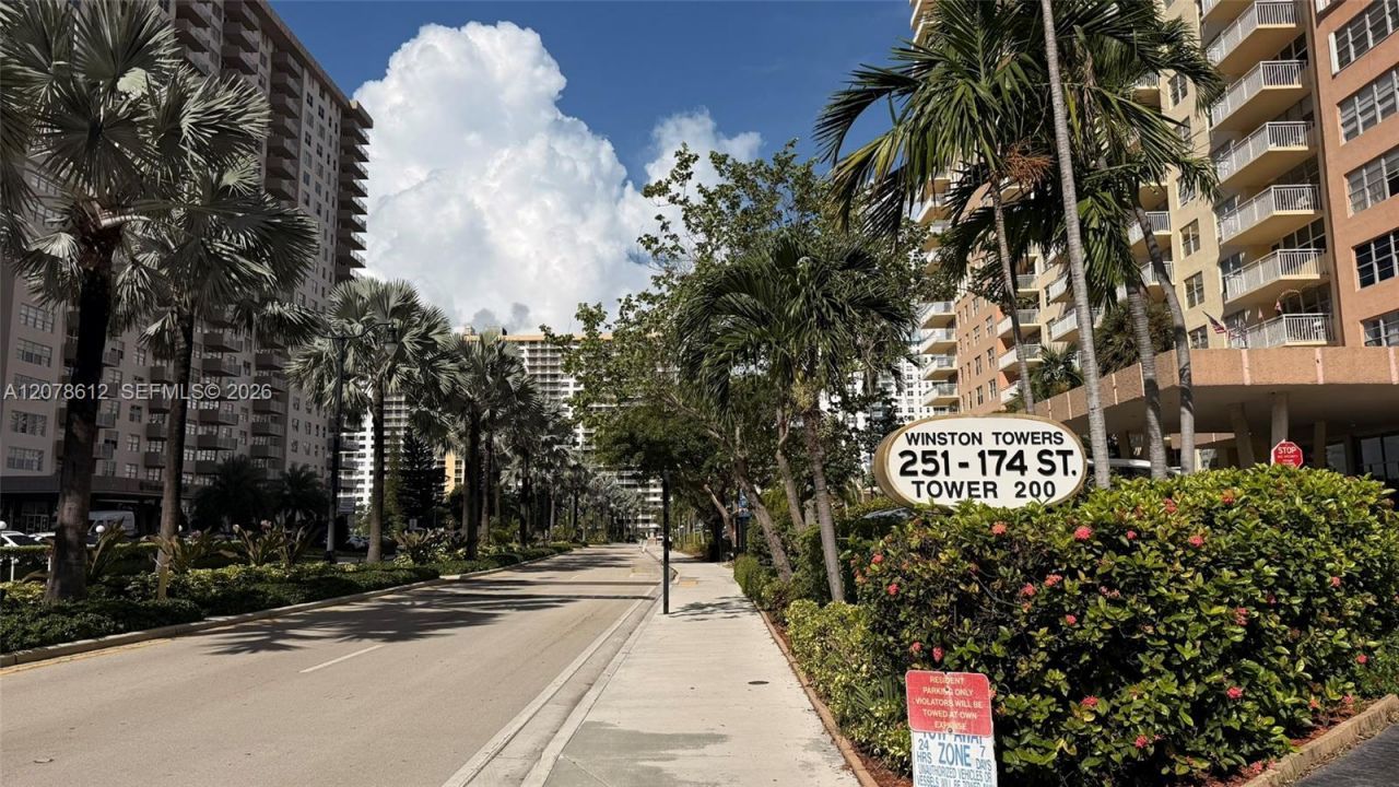 251 174th St, Unit 608, Sunny Isles Beach, FL 33160 Photo