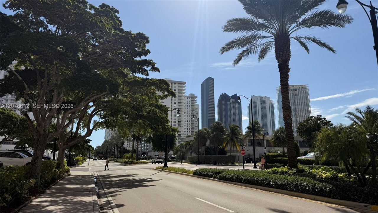 251 174th St, Unit 608, Sunny Isles Beach, FL 33160 Photo