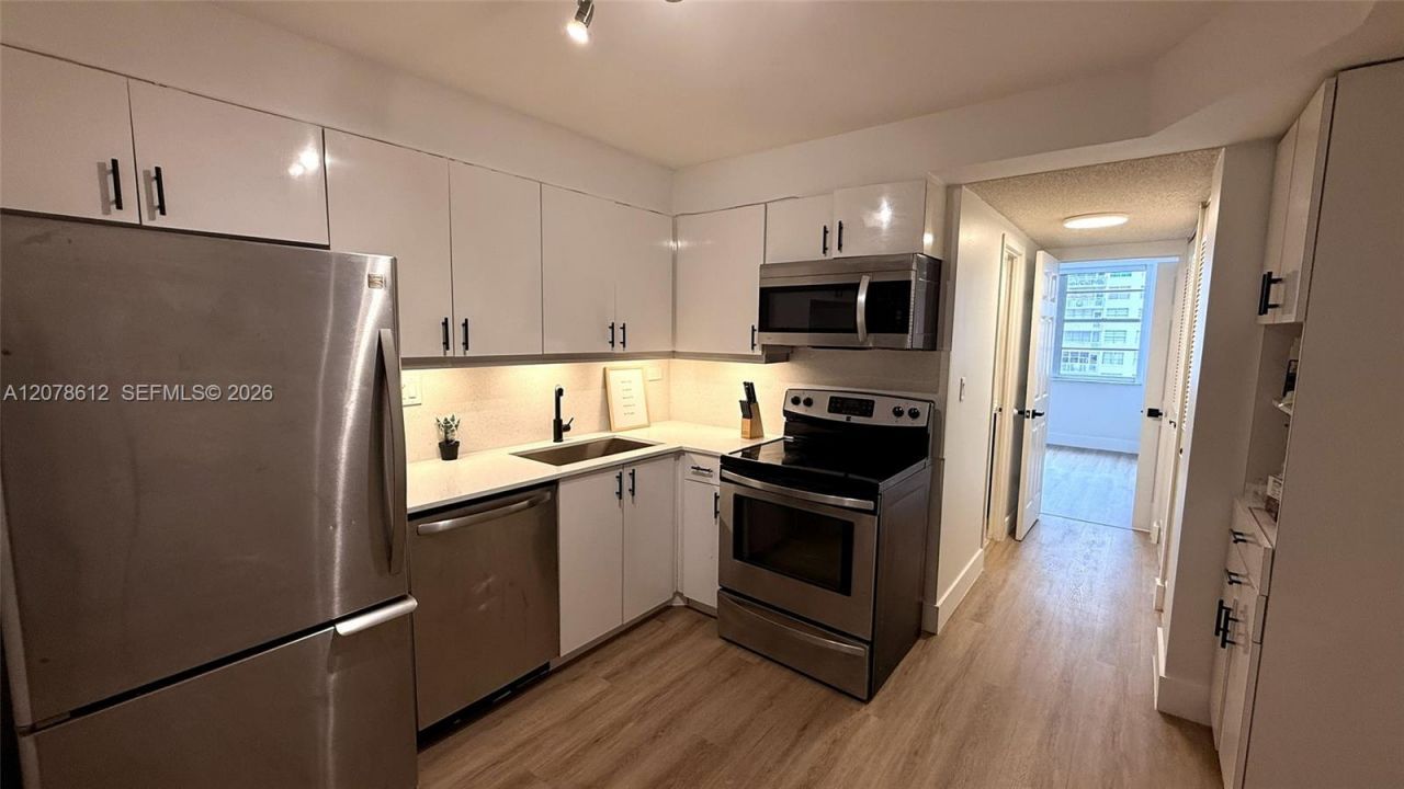 251 174th St , Unit 608, Sunny Isles Beach, FL 33160 Photo