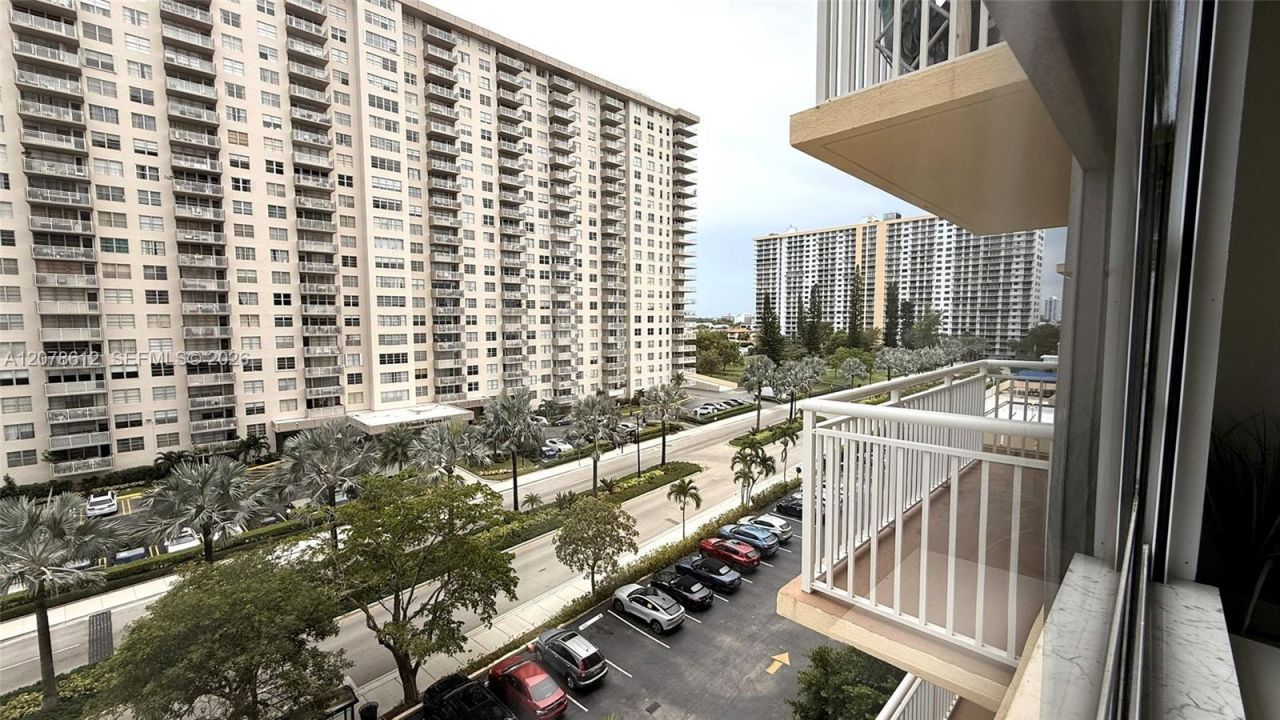 251 174th St , Unit 608, Sunny Isles Beach, FL 33160 Photo