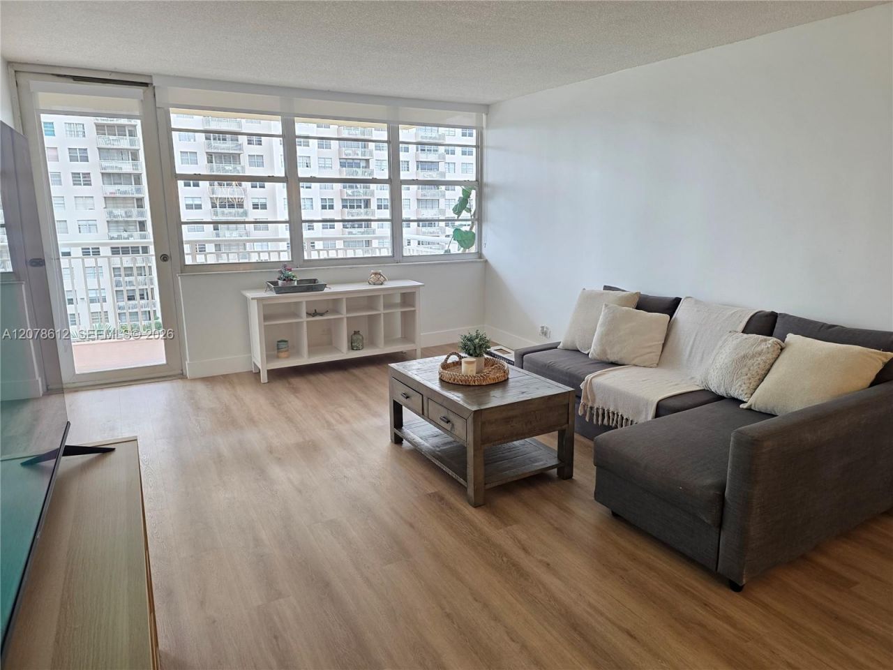251 174th St, Unit 608, Sunny Isles Beach, FL 33160 Photo