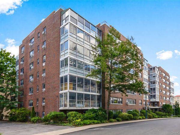 2 Washington Square , Unit 3E, Larchmont, NY 10538