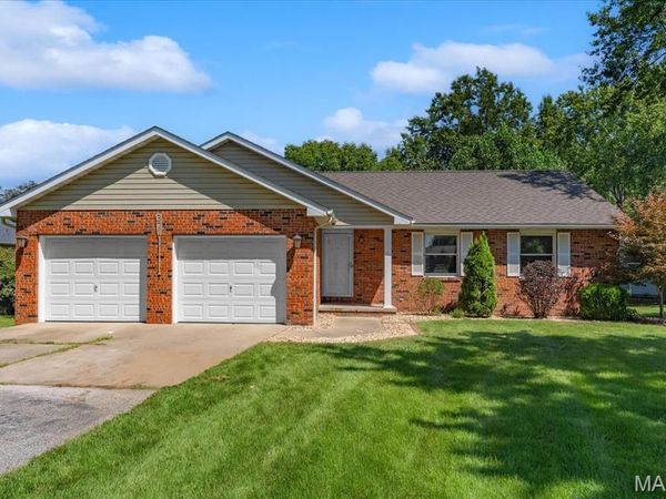371 Point Of View Drive , Edwardsville, IL 62025