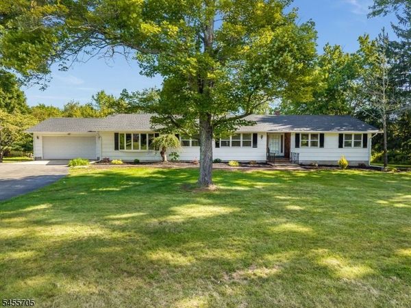 102 Old Farm Rd, Readington, NJ 08889