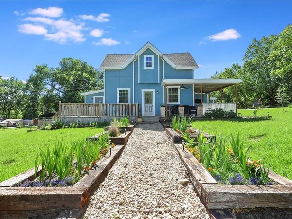 1001 Laurel Street, Pleasanton, KS 66075