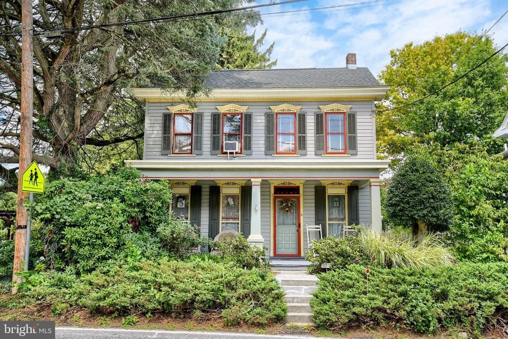 203 W 1ST STREET, BOILING SPRINGS, PA 17007