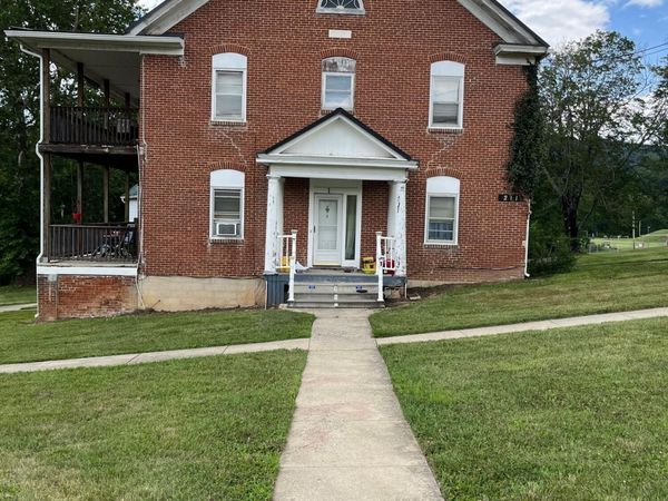 211 College DR , Unit 3, Daleville, VA 24083