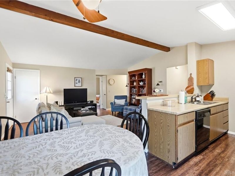 8353 Schoolgate Drive, Huber Heights, OH 45424 Photo 10