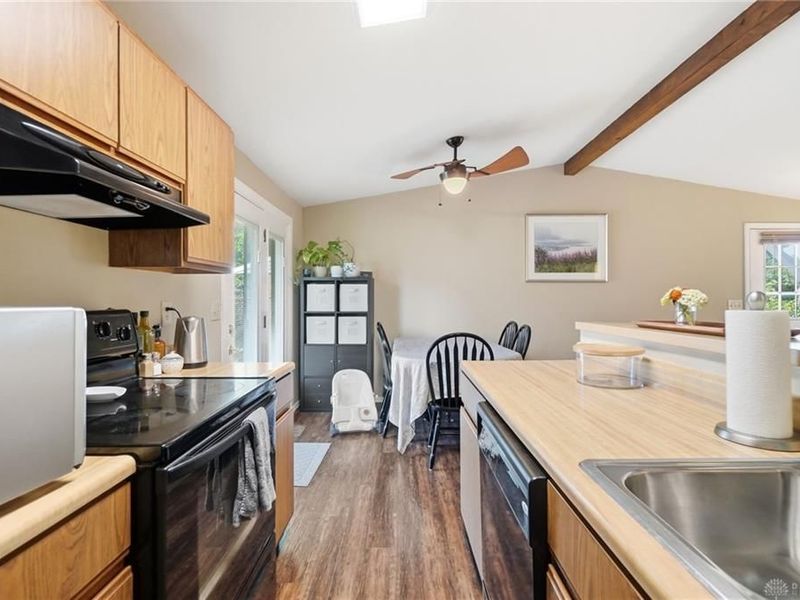 8353 Schoolgate Drive, Huber Heights, OH 45424 Photo 15