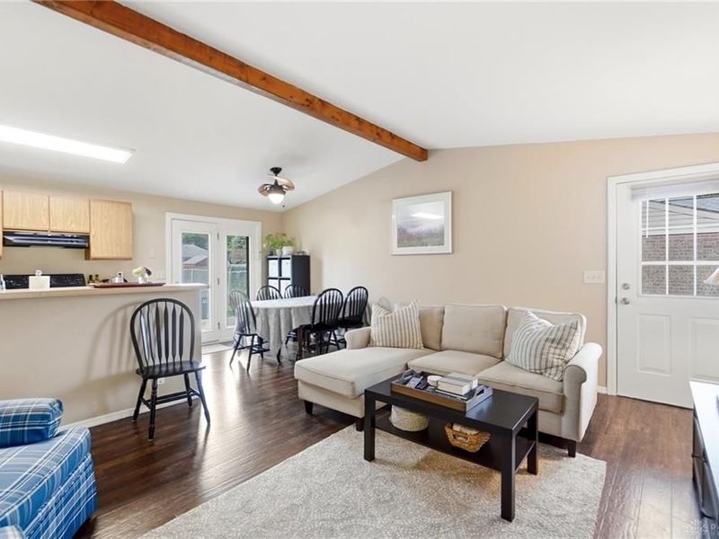 8353 Schoolgate Drive, Huber Heights, OH 45424 Photo 5