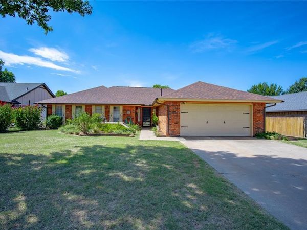 108 W Parkland Drive, Yukon, OK 73099