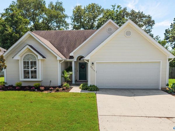 2517 Bonnie Oaks Drive SW, Huntsville, AL 35803
