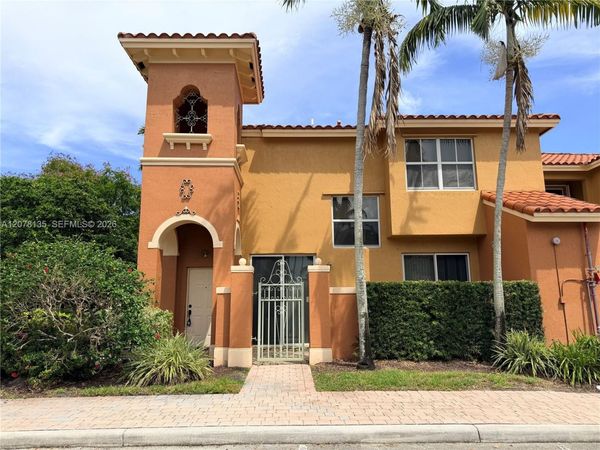 14377 SW 11th St, Unit 2610, Pembroke Pines, FL 33027