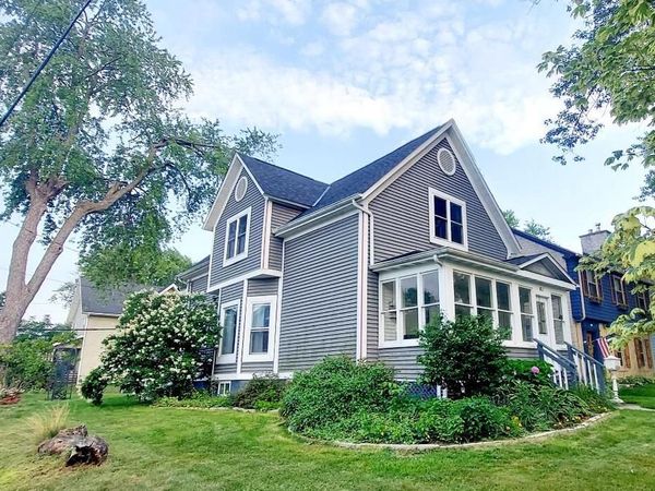 202 Grand AVENUE, Hartford, WI 53027