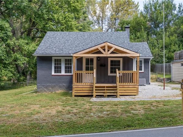2701 Karnes Road, St Joseph, MO 64505