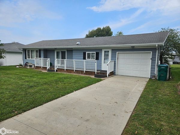 103 E Kennedy St., New London, IA 52645