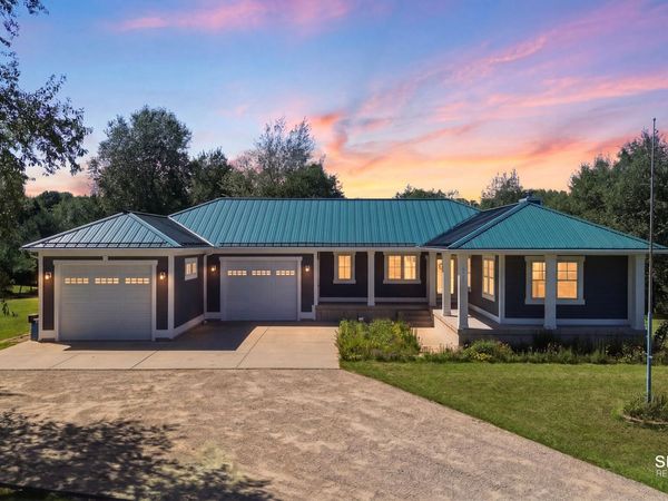 8165 Alpine Avenue NW, Sparta, MI 49345