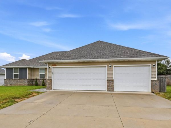 1320 S Olde Savannah Avenue, Republic, MO 65738