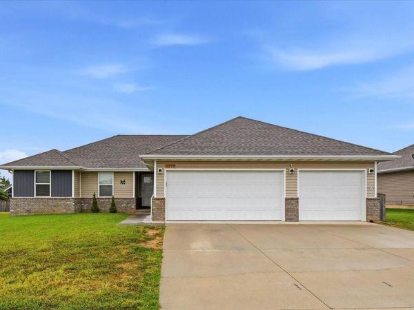1320 S Olde Savannah Avenue , Republic, MO 65738