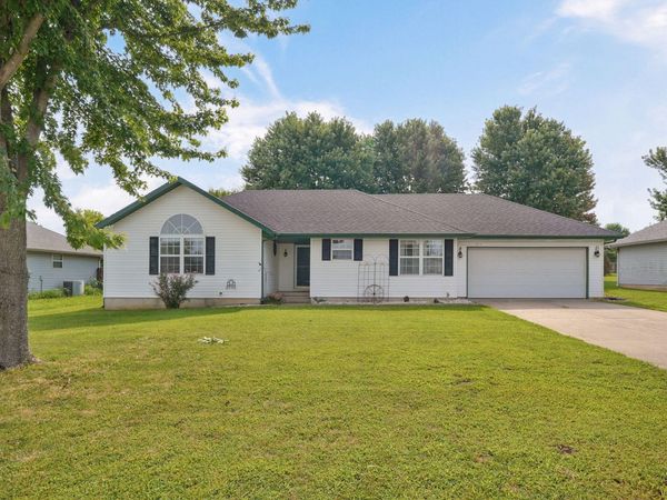 204 Arrowhead Road , Willard, MO 65781