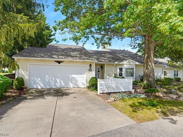 938 Sturbridge Drive, Unit 134, Akron, OH 44313