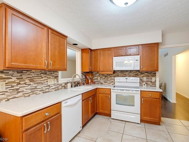 938 Sturbridge Drive, Unit 134, Akron, OH 44313 Photo 12