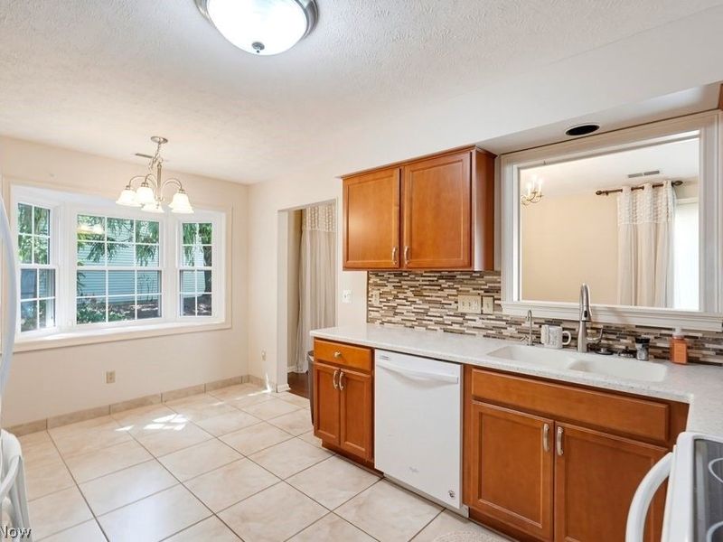938 Sturbridge Drive, Unit 134, Akron, OH 44313 Photo 9