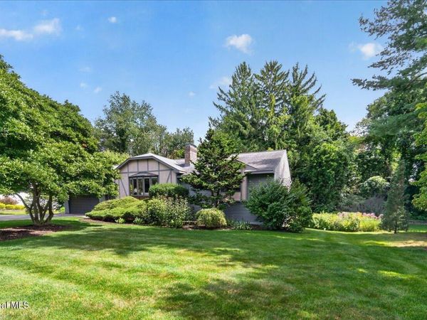 11 Laurel Drive, Loudonville, NY 12211