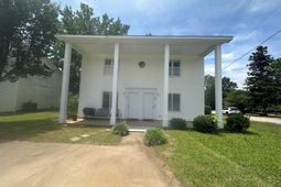 928 N. Lucas Street photo 4