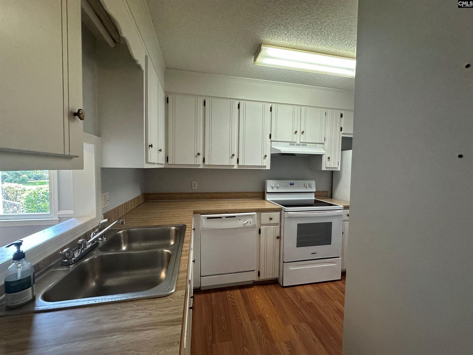 928 N. Lucas Street Photo 8