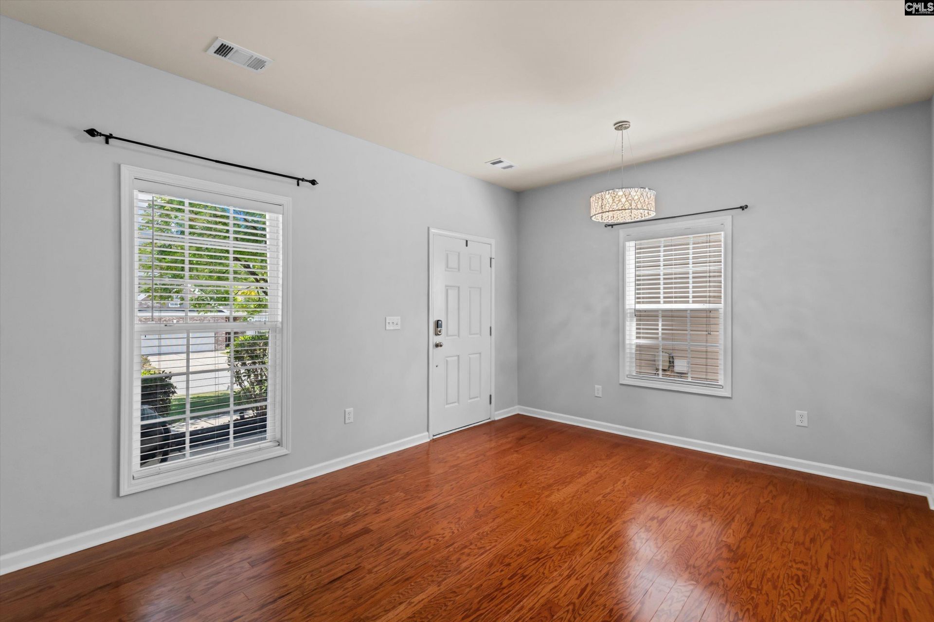 117 Loganberry Court  Photo 4