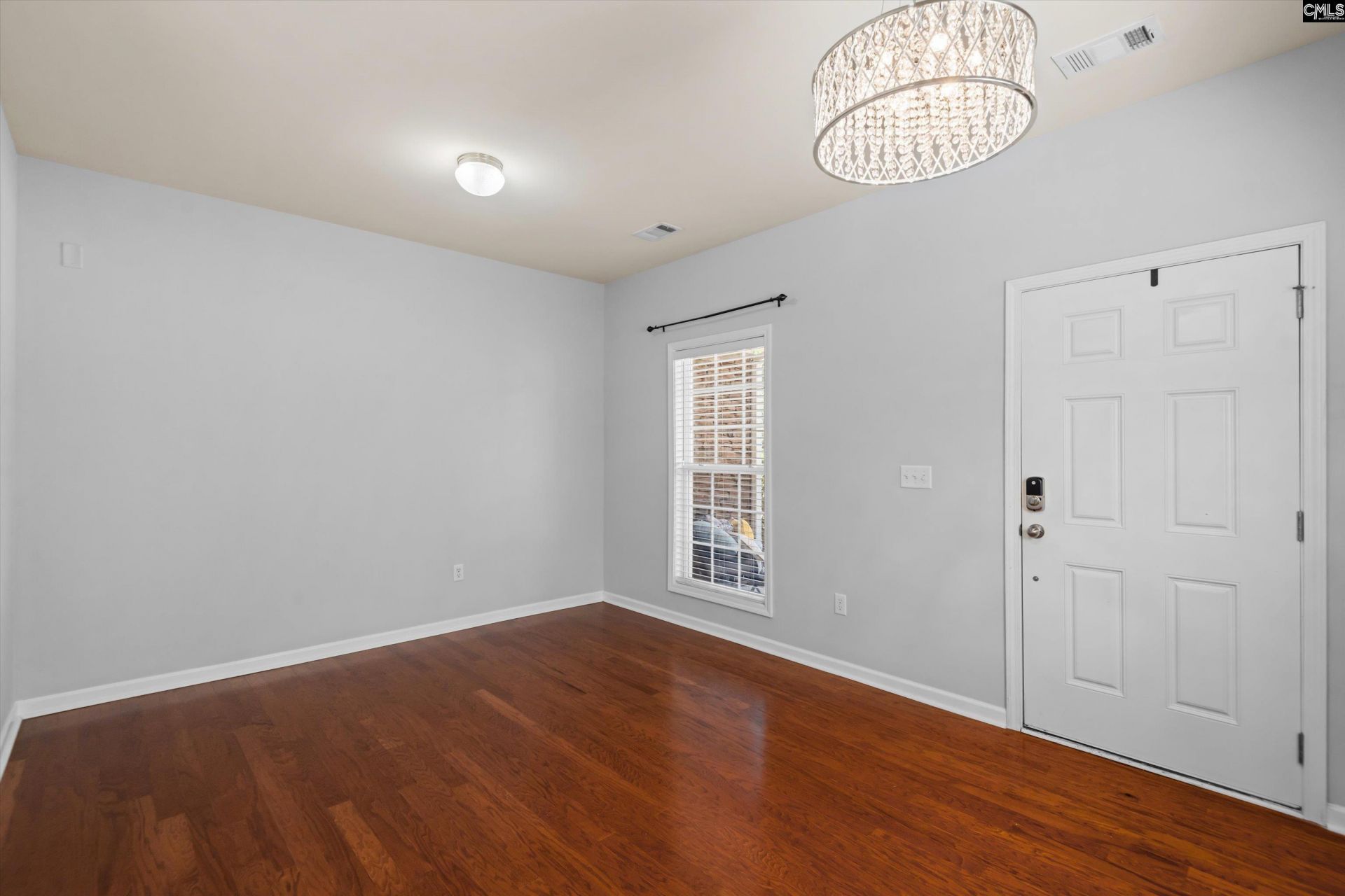 117 Loganberry Court  Photo 5