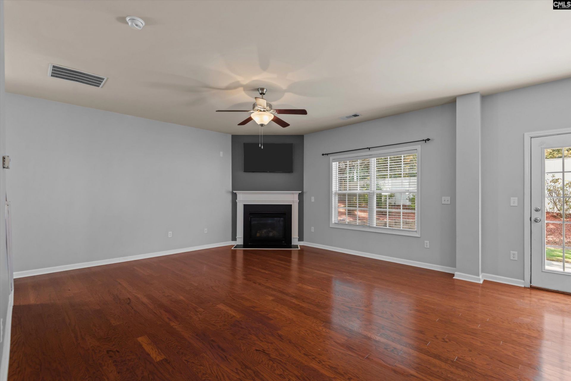 117 Loganberry Court  Photo 7