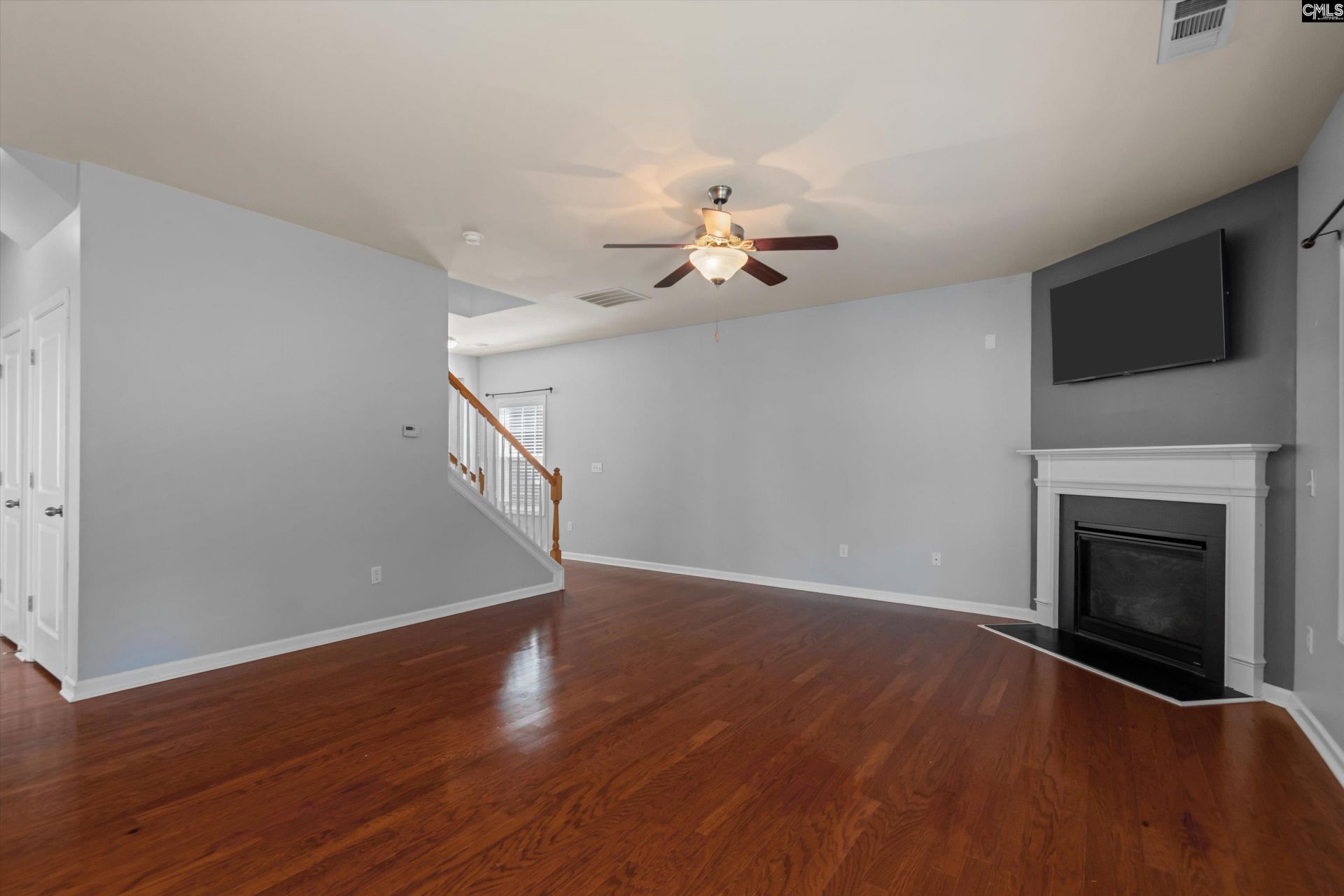 117 Loganberry Court  Photo 9