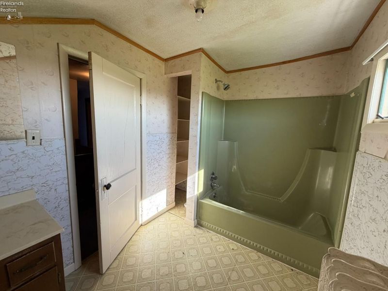 11918 E County Road 12, Attica, OH 44807 Photo 26