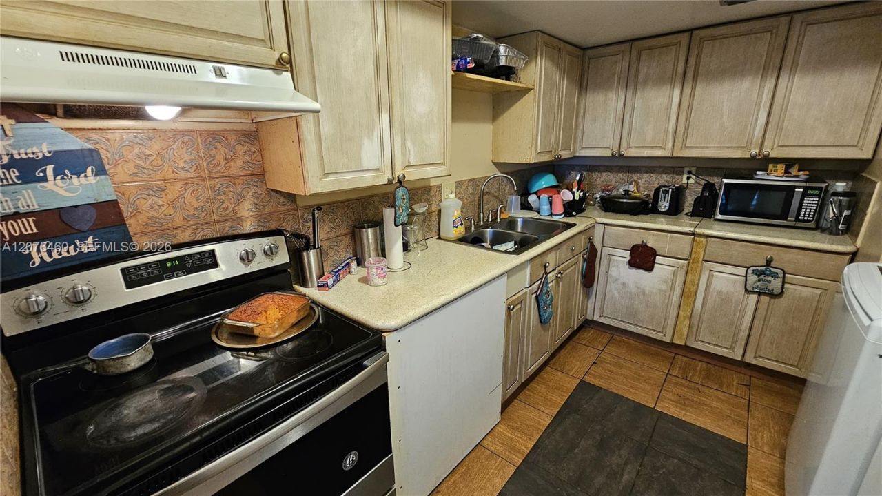 5870 NW 21st St, Unit 45-E, Lauderhill, FL 33313 Photo