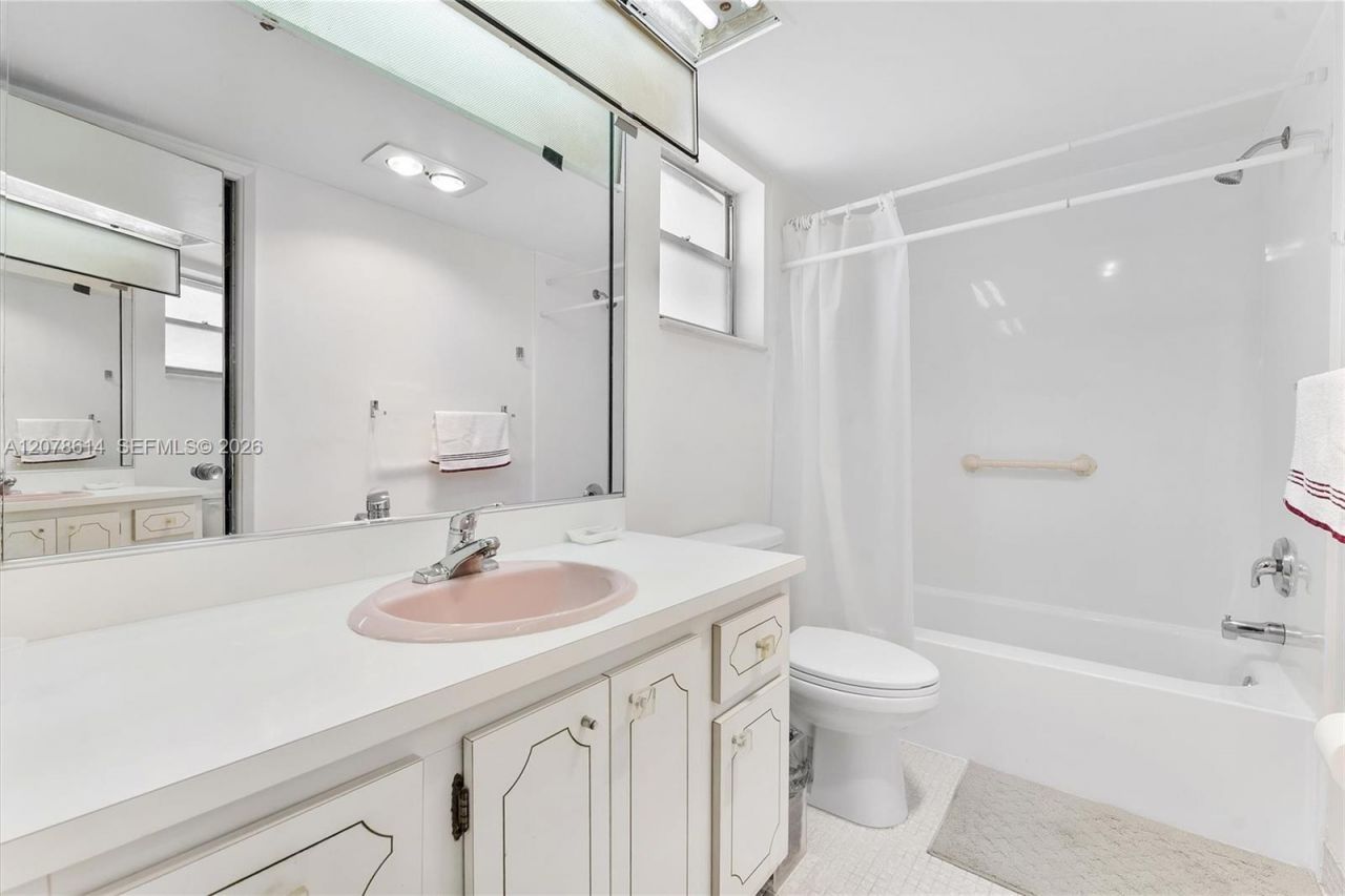 2661 S Course Dr, Unit 805, Pompano Beach, FL 33069 Photo