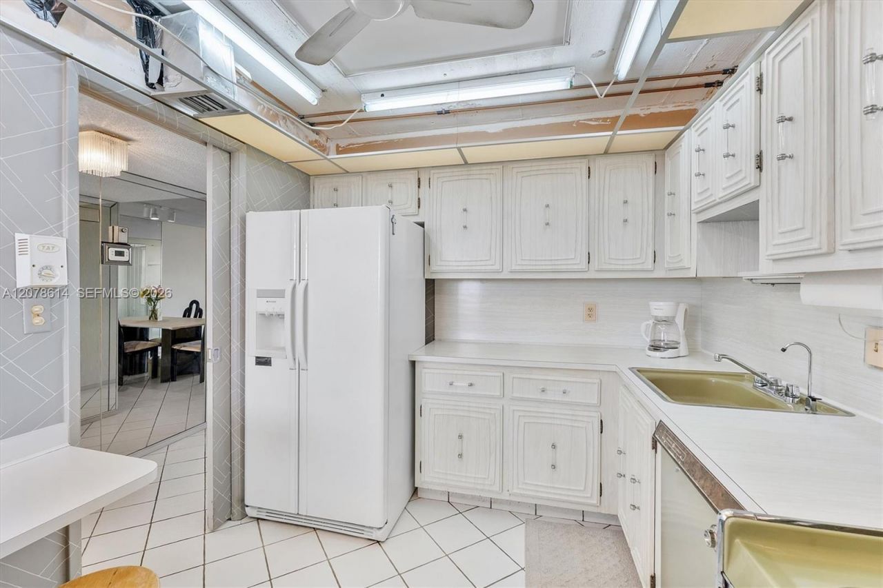 2661 S Course Dr, Unit 805, Pompano Beach, FL 33069 Photo