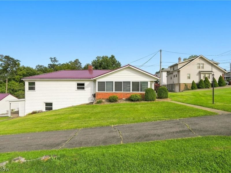 741 E Market Street, Cadiz, OH 43907 Photo 2