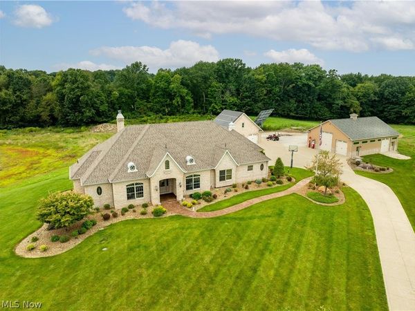 7067 Akron Avenue NW, Canal Fulton, OH 44614