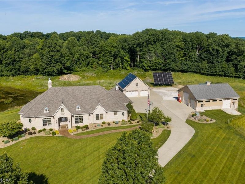 7067 Akron Avenue NW, Canal Fulton, OH 44614 Photo 2